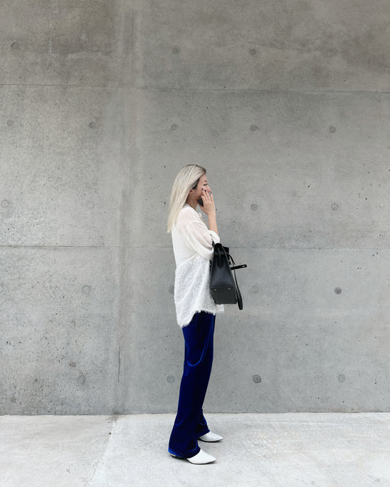 aalis WHITNEY furry panel stand collar blouse (White)