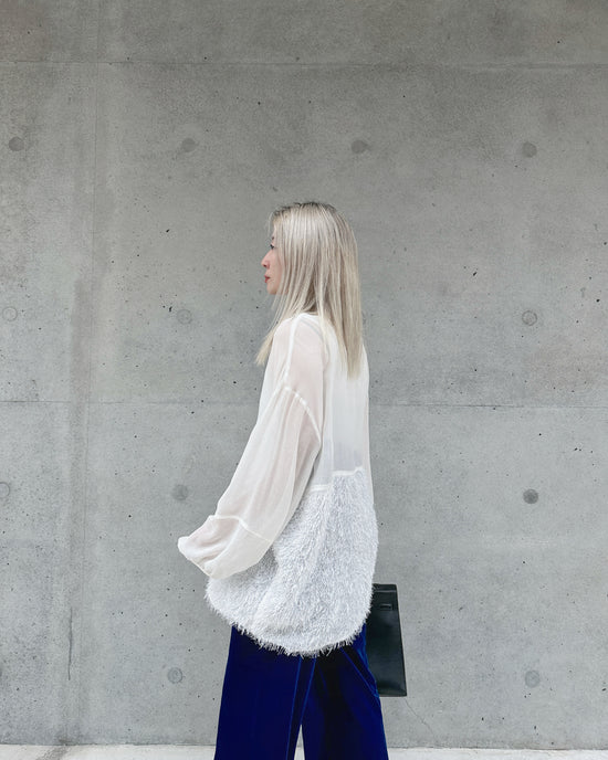 aalis WHITNEY furry panel stand collar blouse (White)