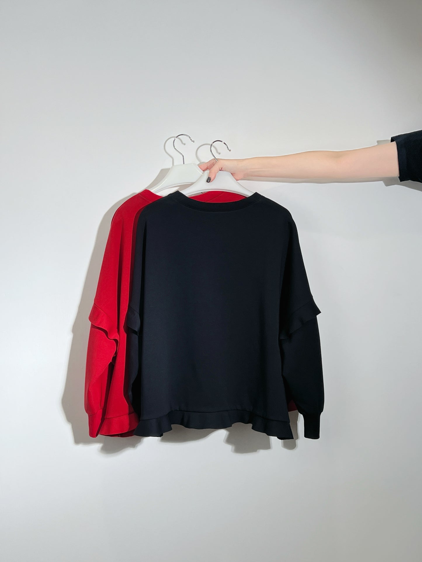 aalis CANVA ruffle detail sweater (Black)