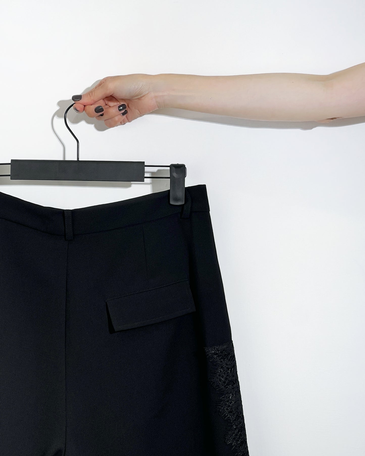 aalis BETTY lace trim shorts (Black)