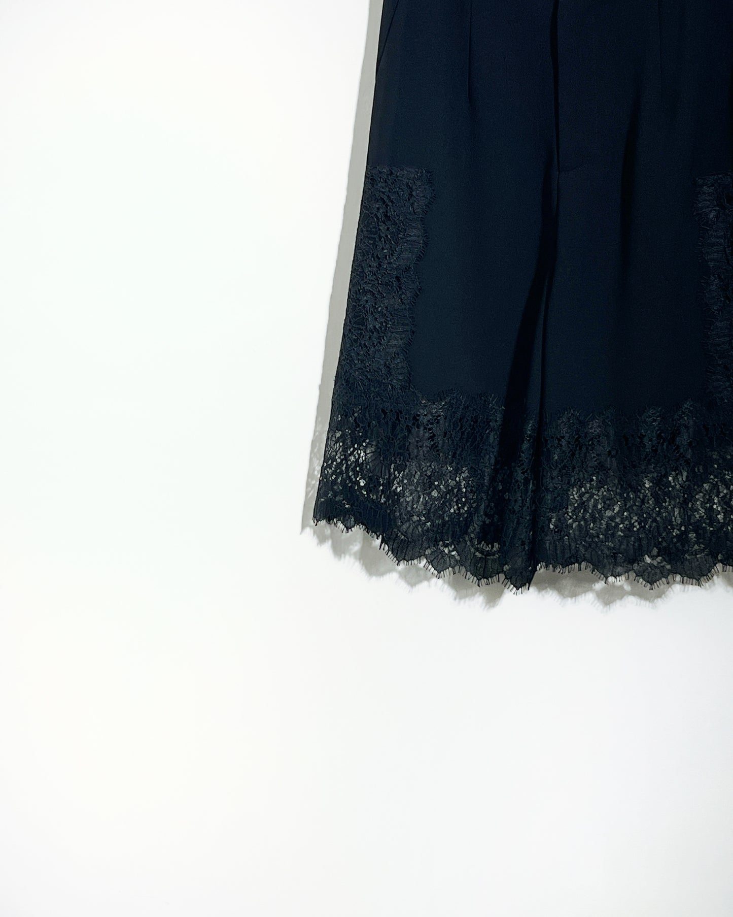 aalis BETTY lace trim shorts (Black)