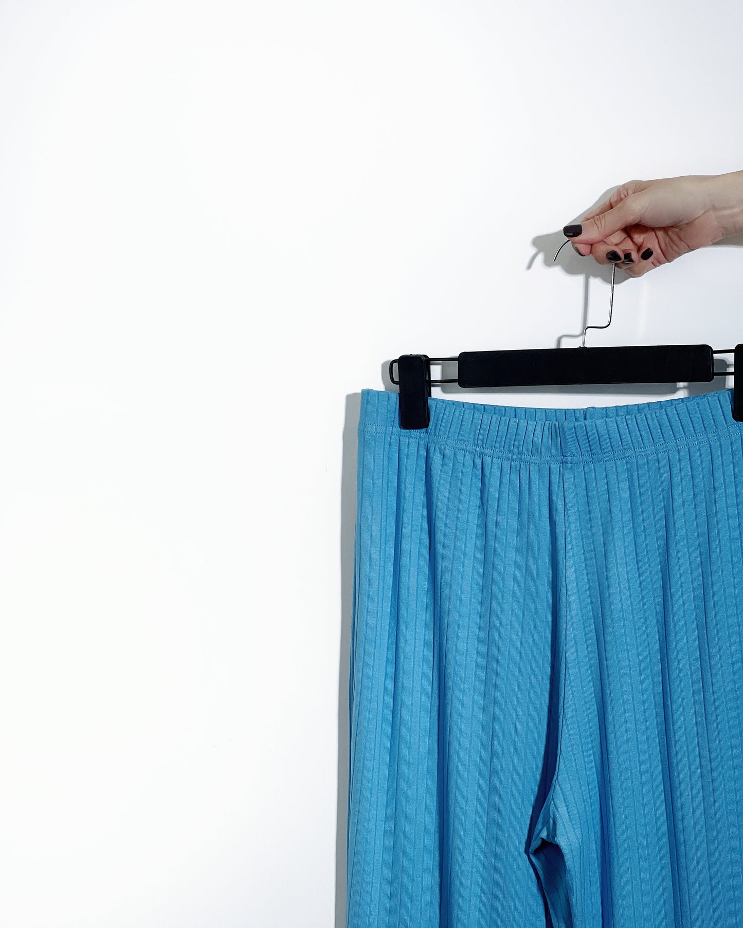 aalis DENIA FW25 ruffle hem pants (Blue)