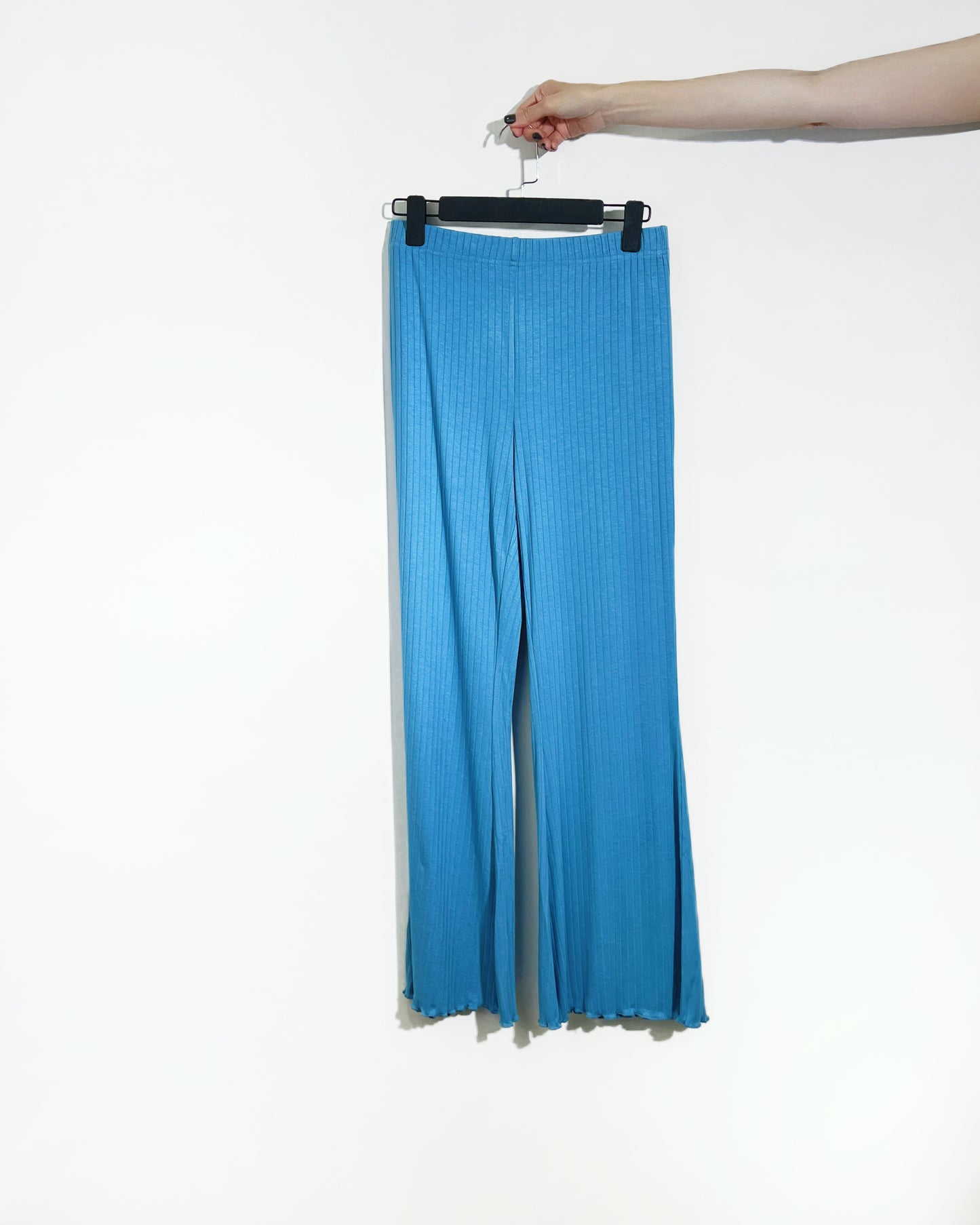 aalis DENIA FW25 ruffle hem pants (Blue)