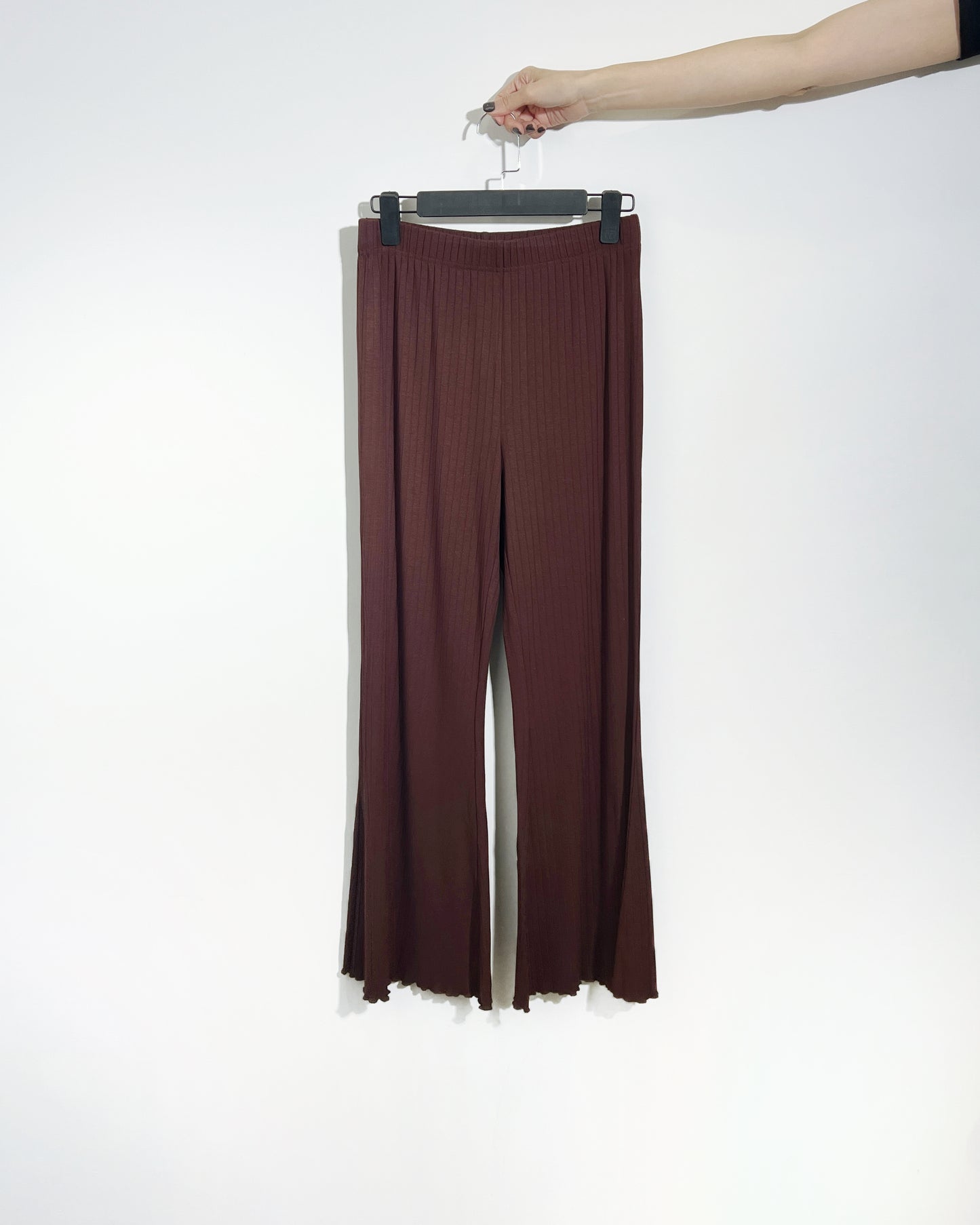 aalis DENIA FW25 ruffle hem pants (Brown)