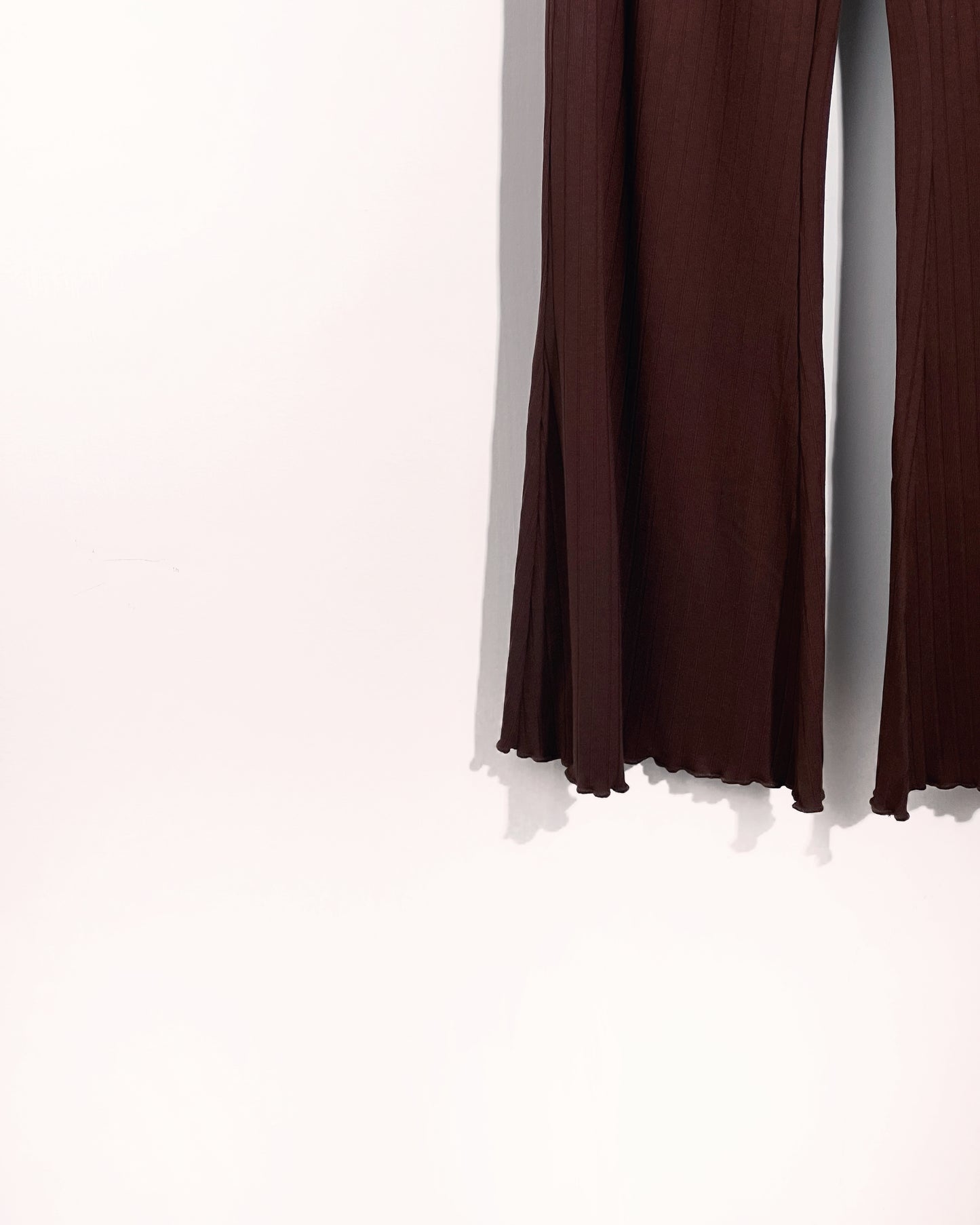 aalis DENIA FW25 ruffle hem pants (Brown)