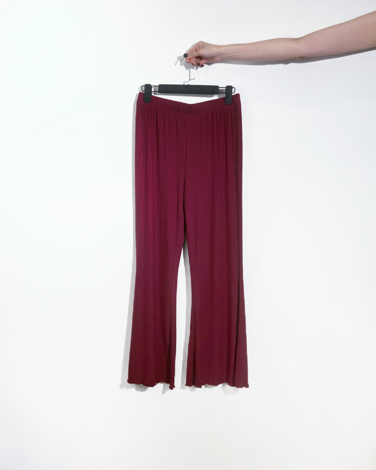aalis DENIA FW25 ruffle hem pants (Burgundy)