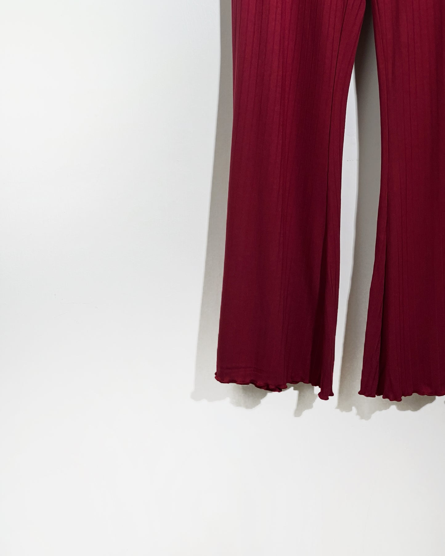 aalis DENIA FW25 ruffle hem pants (Burgundy)