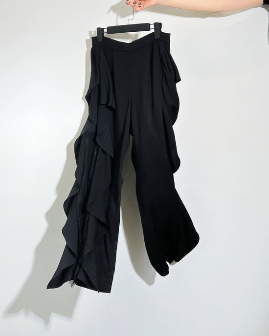 aalis GAMET side lace panel ruffle pants (Black)
