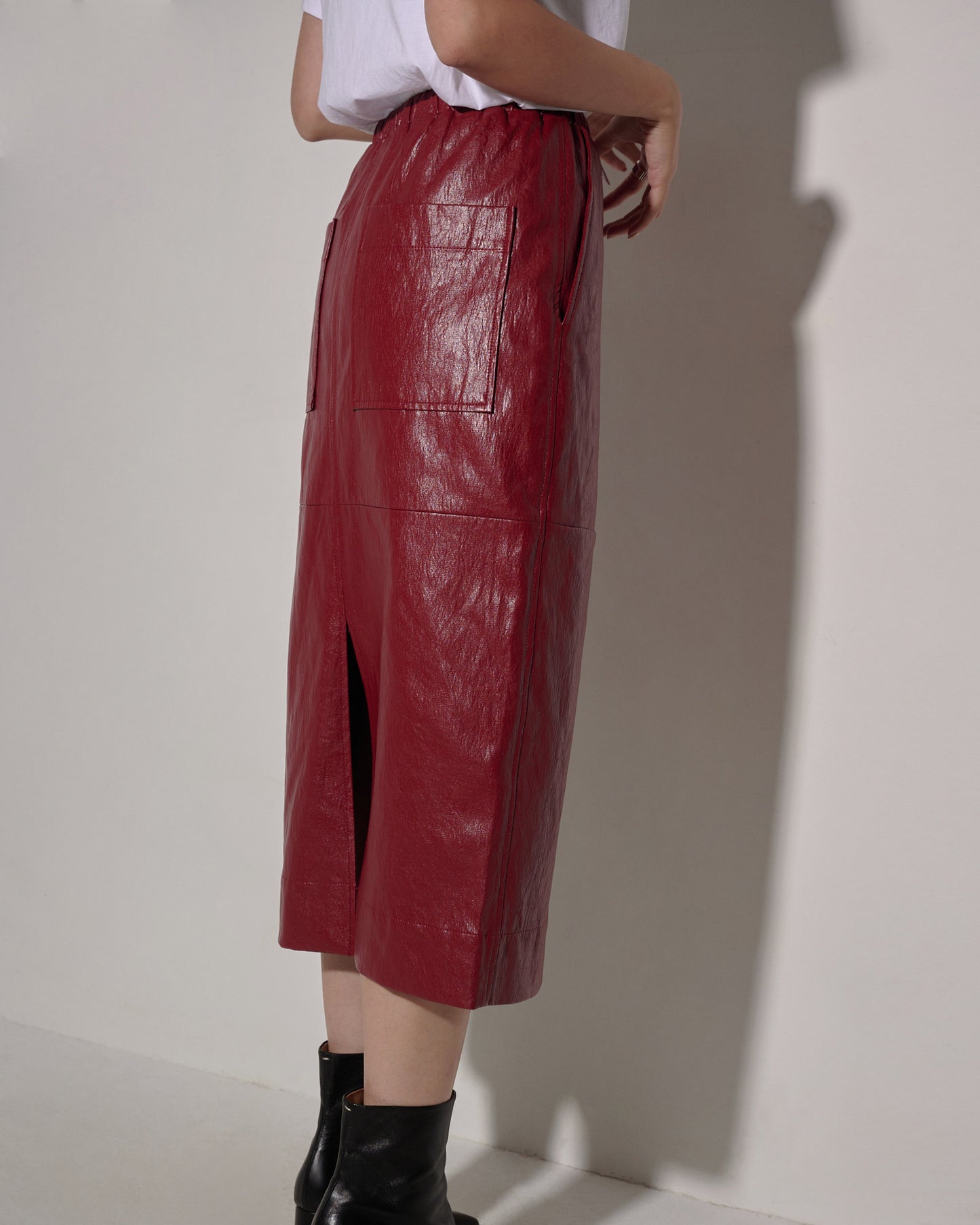 Load image into Gallery viewer, aalis RYLIE faux leather skirt (Red)
