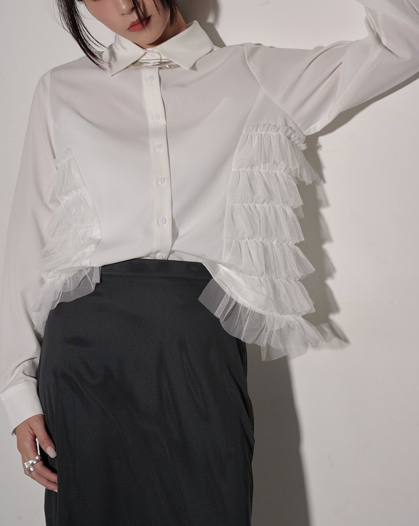 aalis SONGA tiered detail mesh shirt (White solid)