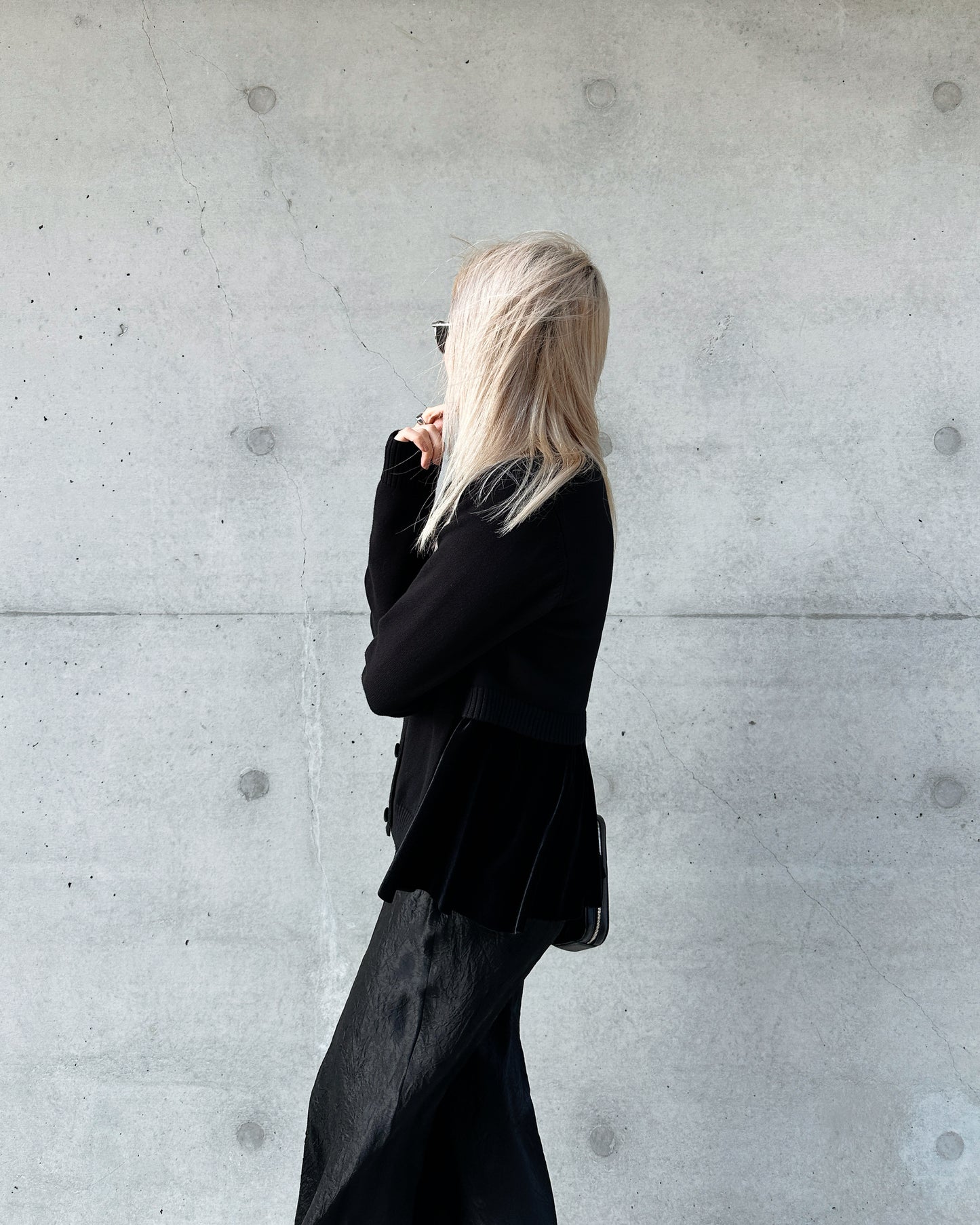 aalis CHARLEE velvet panel V neck cardigan (Black)