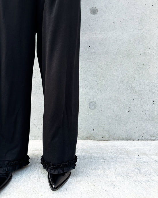 aalis LILIA ruffle hem track pants  (Black)