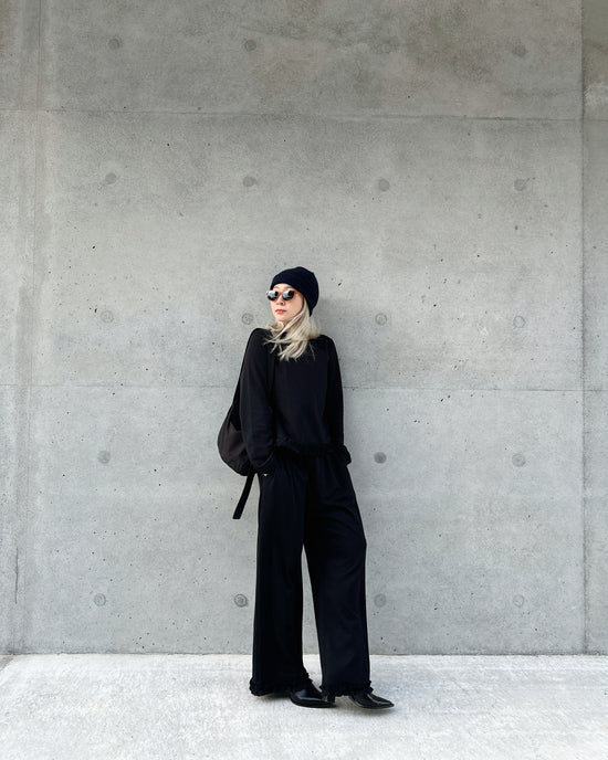 aalis LILY ruffle hem sweater (Black)