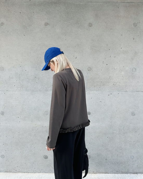 aalis LILY ruffle hem sweater (Charcoal)