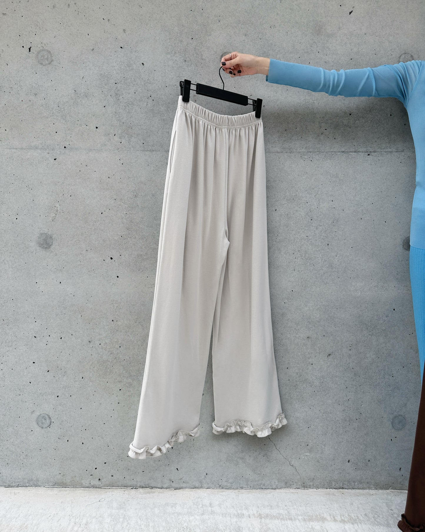 aalis LILIA ruffle hem track pants  (Lt Beige)