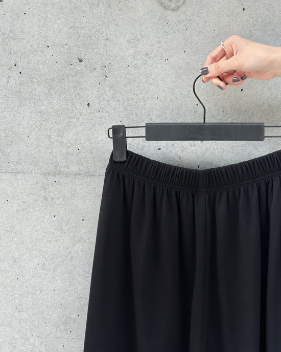 aalis LILIA ruffle hem track pants  (Black)