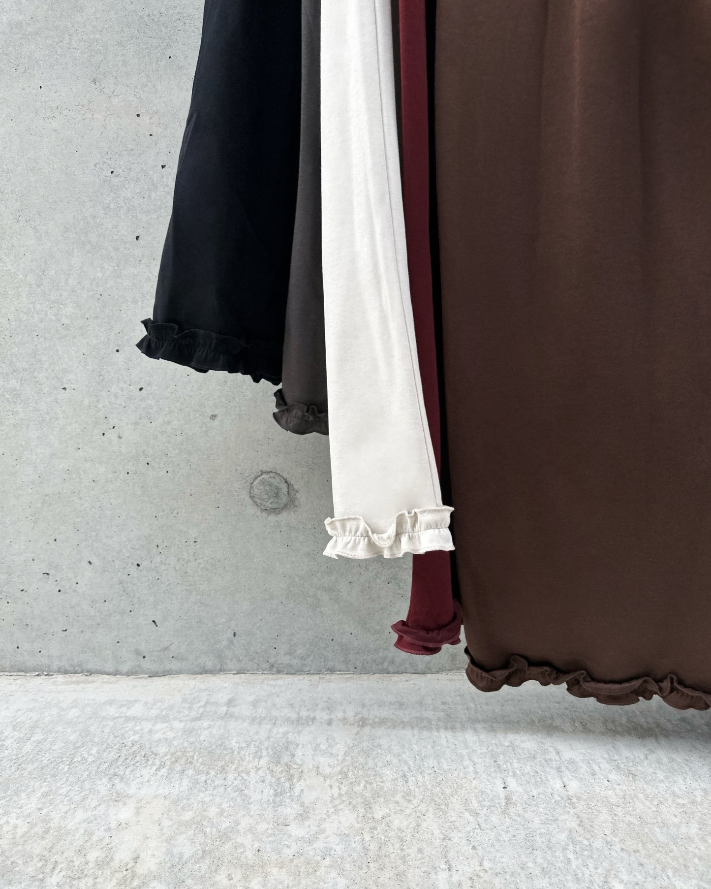 aalis LILIA ruffle hem track pants  (Black)