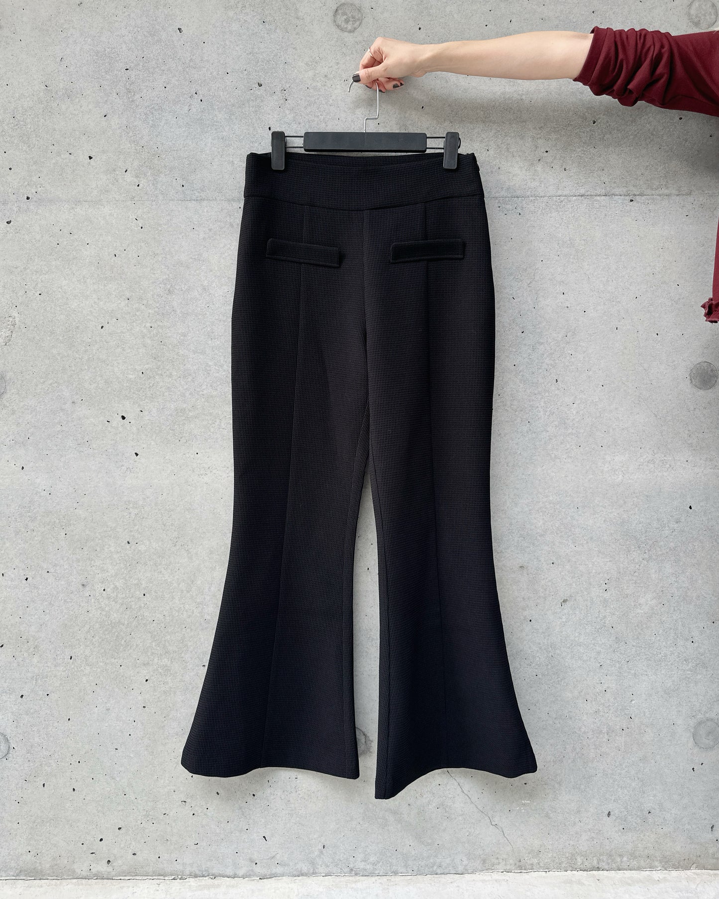 aalis DASHI waffle fit and flare pants (Black)