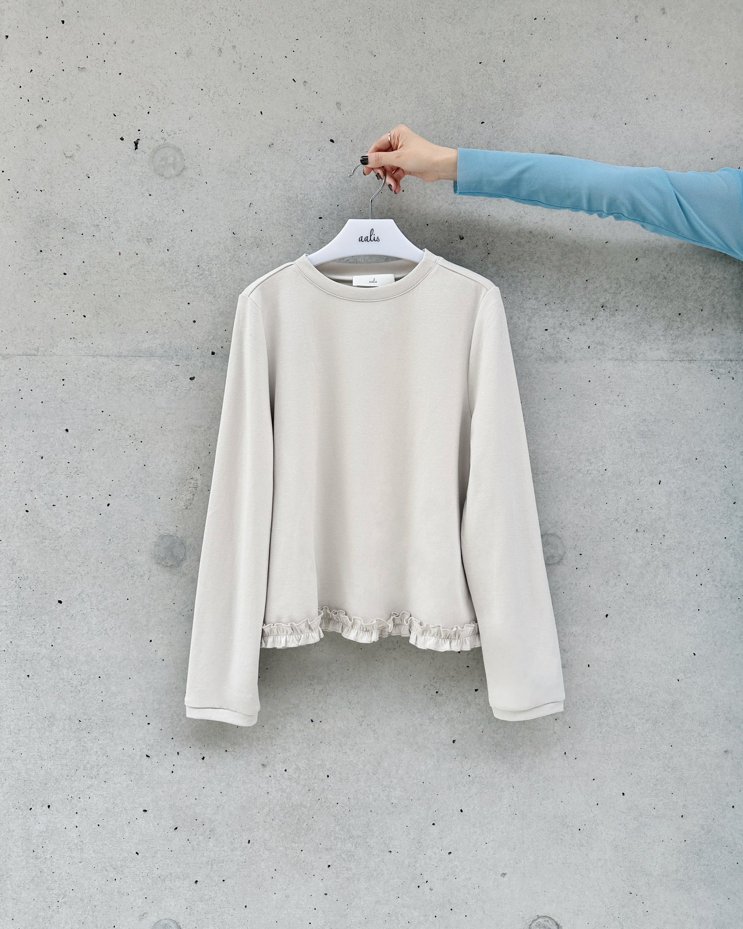 aalis LILY ruffle hem sweater (Lt Beige)