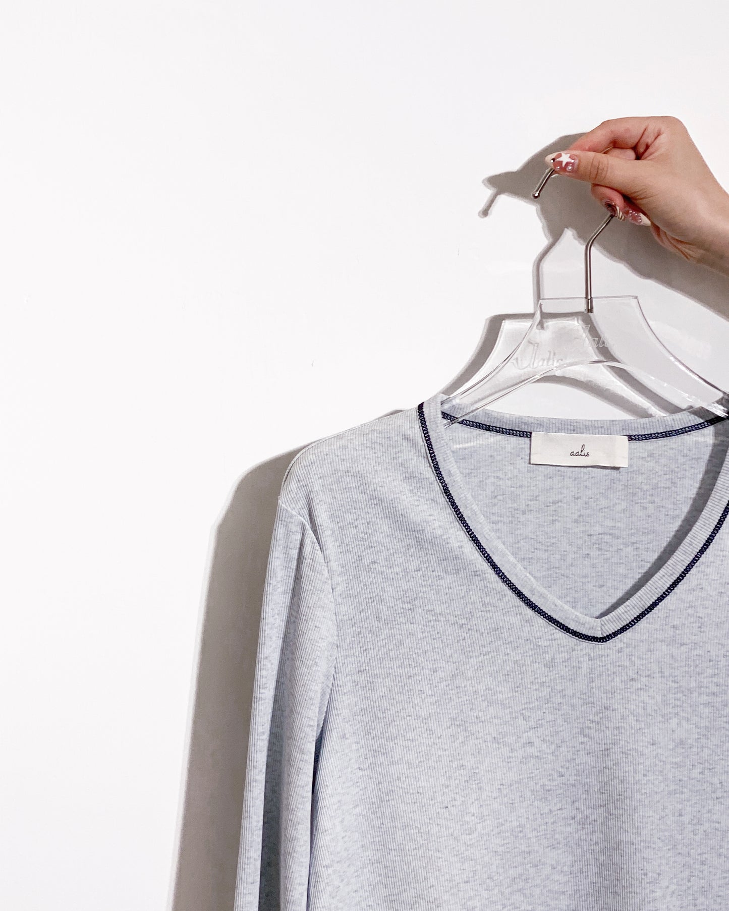 aalis YANKA 荷叶边缝合细节 长袖上衣 (白色)