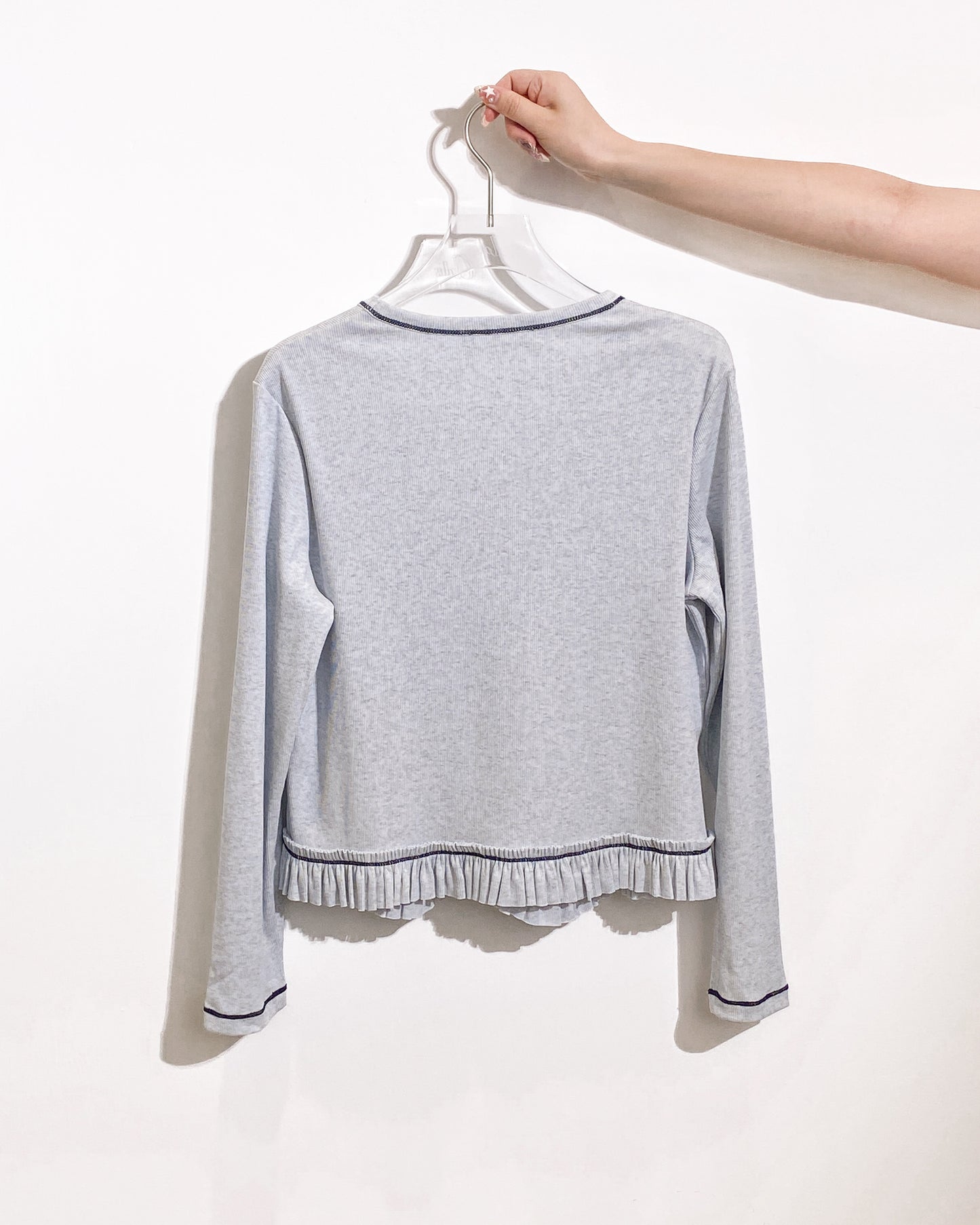 aalis YANKA 荷叶边缝合细节 长袖上衣 (白色)