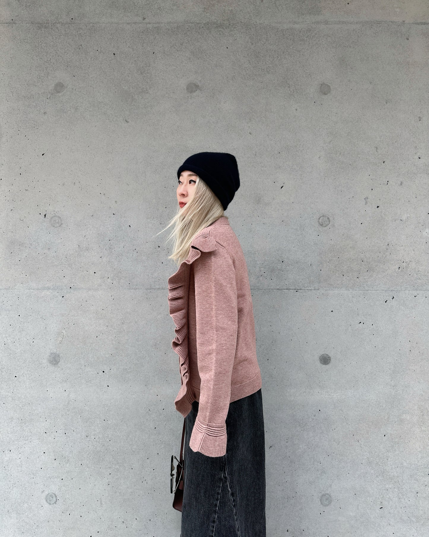 aalis SHINO side cascade ruffle V neck cardigan (Dusty Pink)