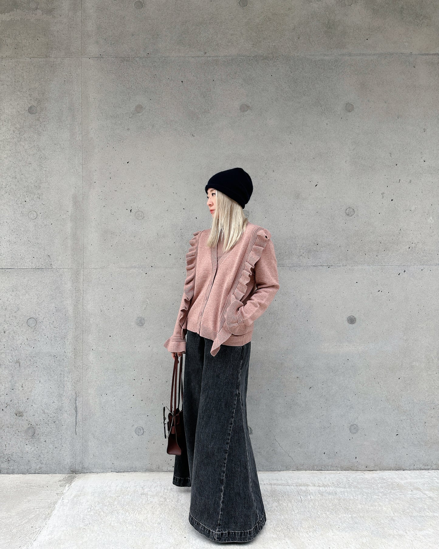 aalis SHINO side cascade ruffle V neck cardigan (Dusty Pink)