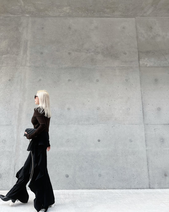 aalis GAMET side lace panel ruffle pants (Black)