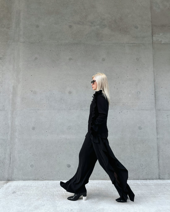 aalis SHINO side cascade ruffle V neck cardigan (Black)