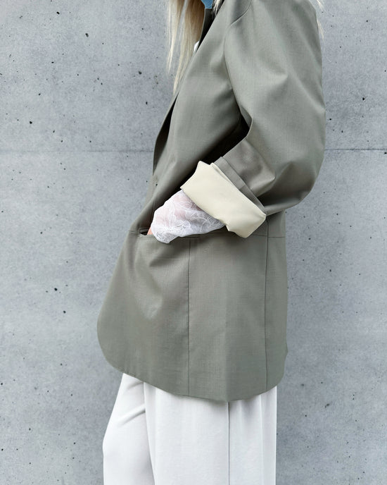 aalis DELLA FW25 oversized blazer (Olive)