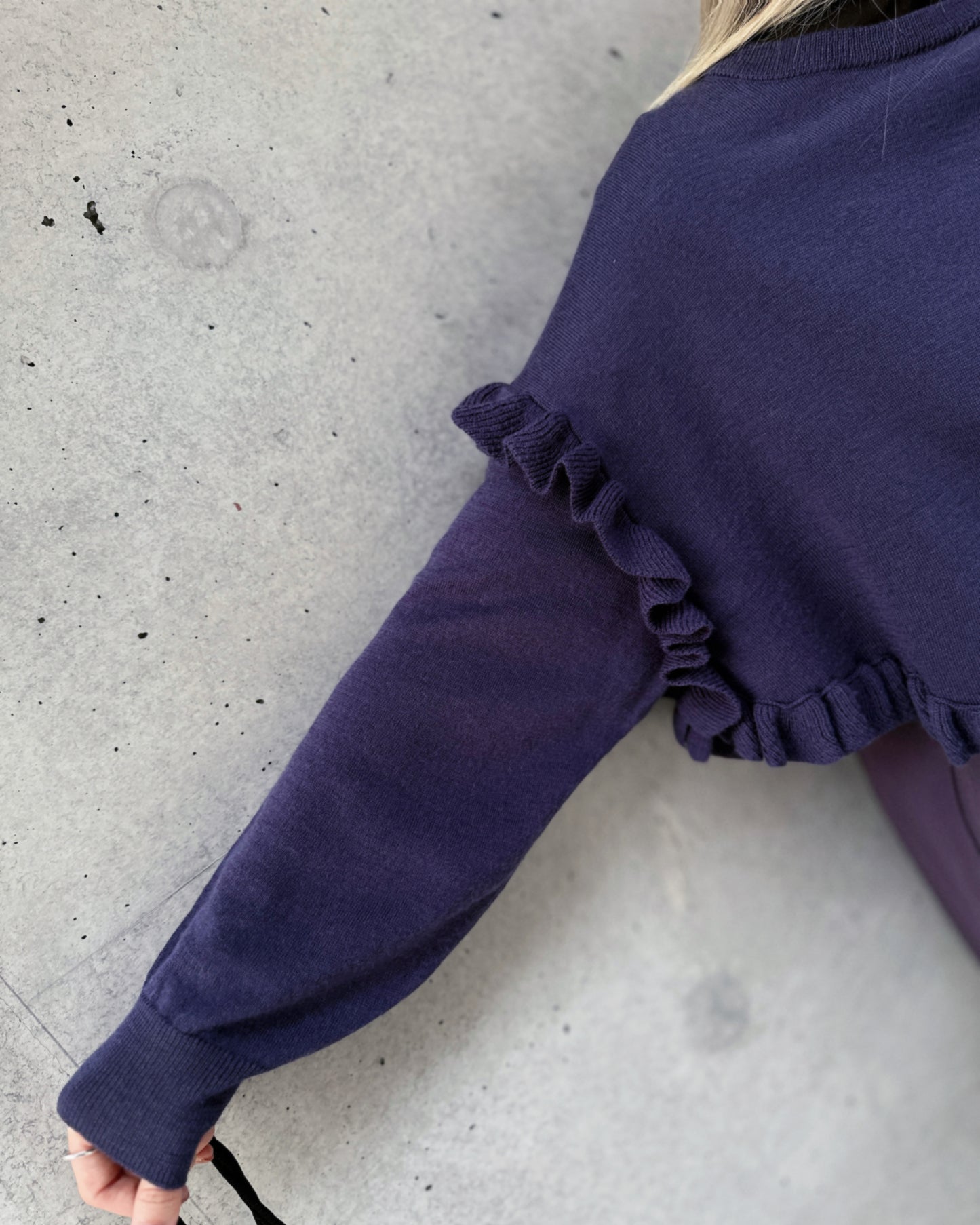 aalis EMI Ruffle detail relaxed knitted sweater (Purple Blue)