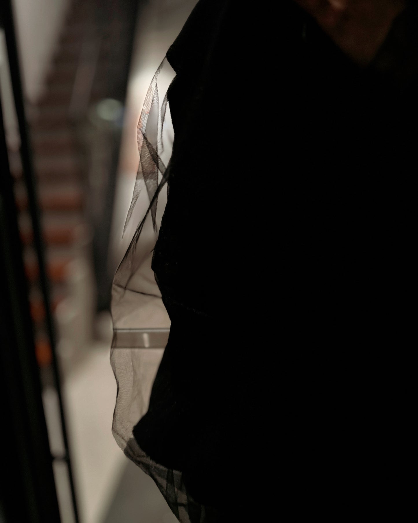 aalis BUFFY mesh puff sleeves sweater tunic (Black)