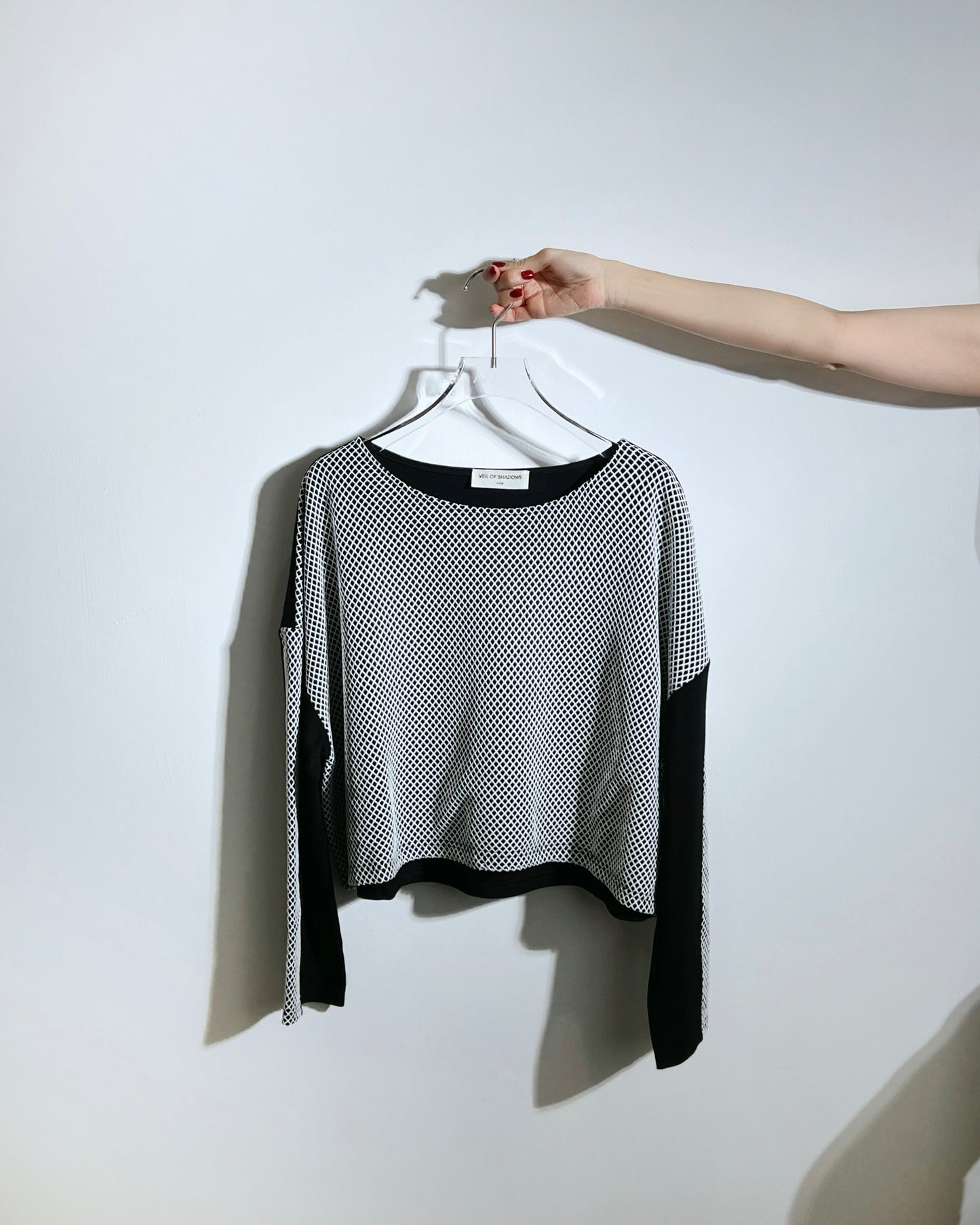 aalis CARY fishnet panel L/S sweater top (Black)