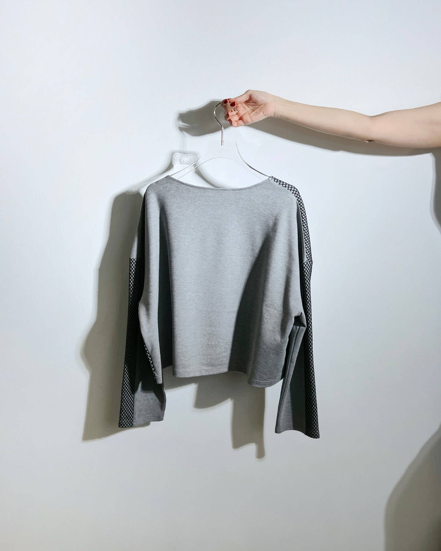 aalis YANKA 荷叶边缝合细节 长袖上衣 (白色)