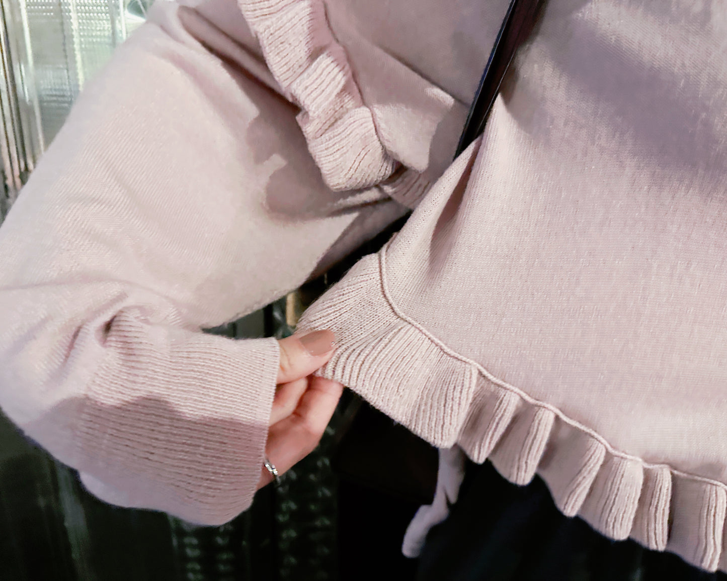 aalis EMI Ruffle detail relaxed knitted sweater (Dusty Pink)