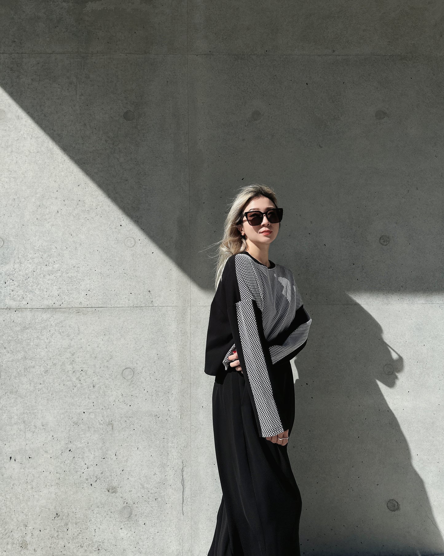 aalis CARY fishnet panel L/S sweater top (Black)