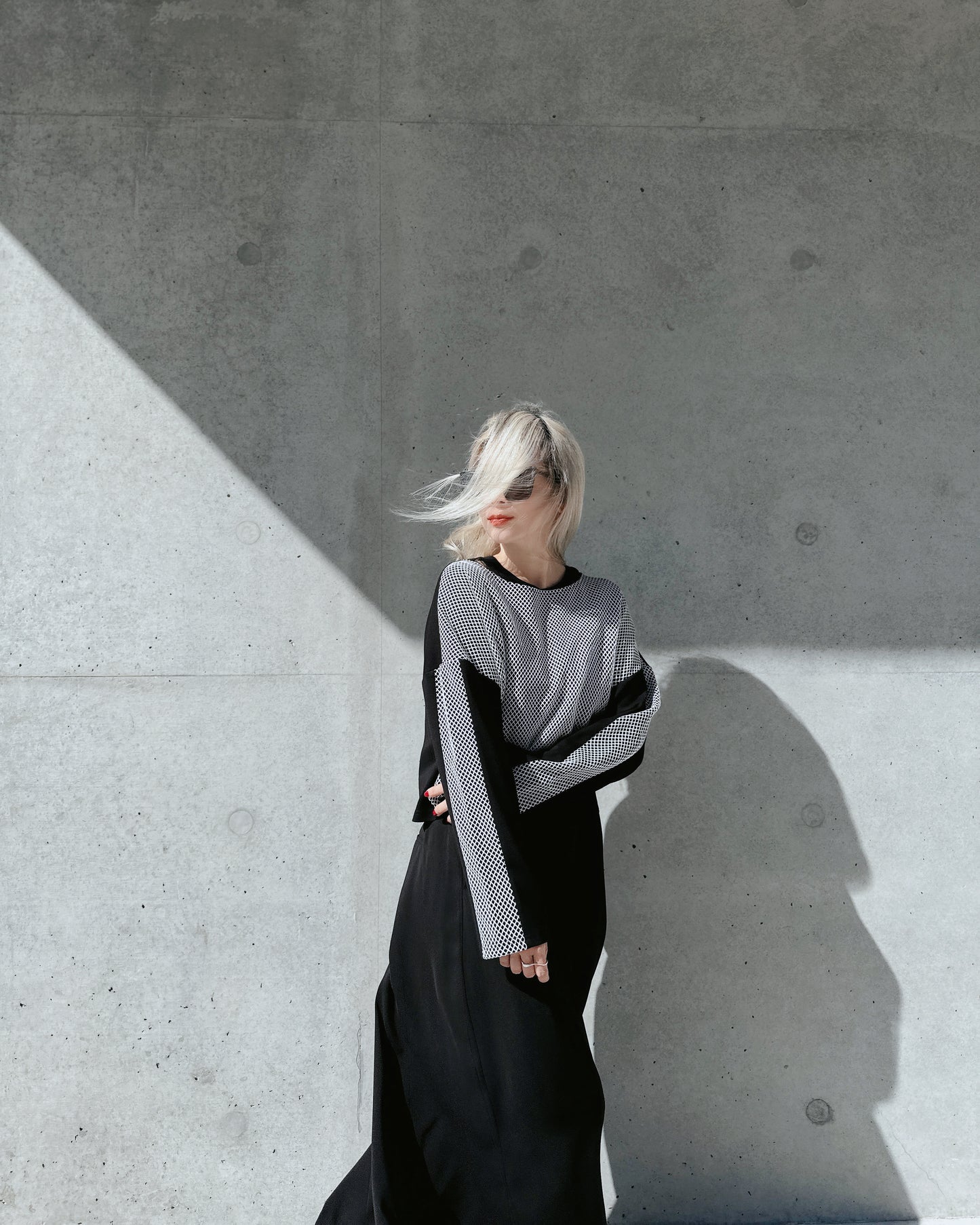 aalis CARY fishnet panel L/S sweater top (Black)