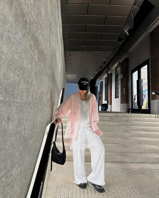 aalis PARRY FW25 ruffle U shape trimming shirt (Lt Pink stripe)