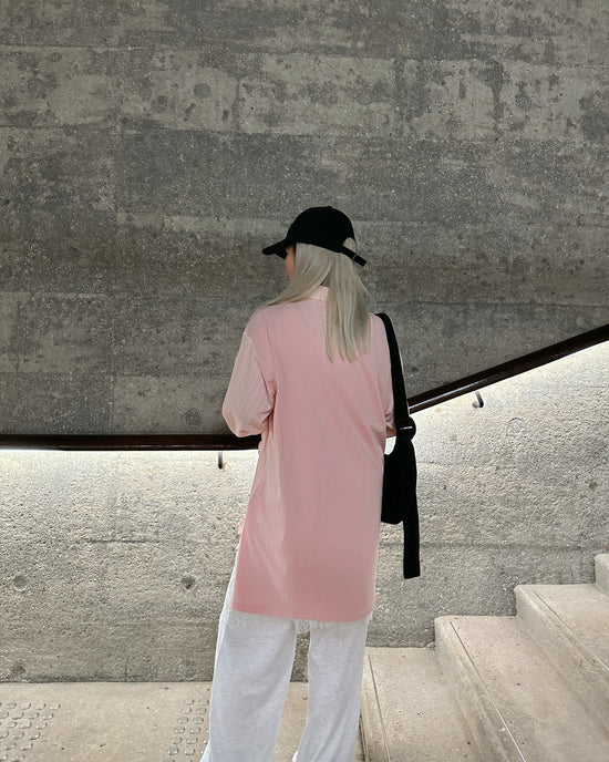 aalis PARRY FW25 ruffle U shape trimming shirt (Lt Pink stripe)