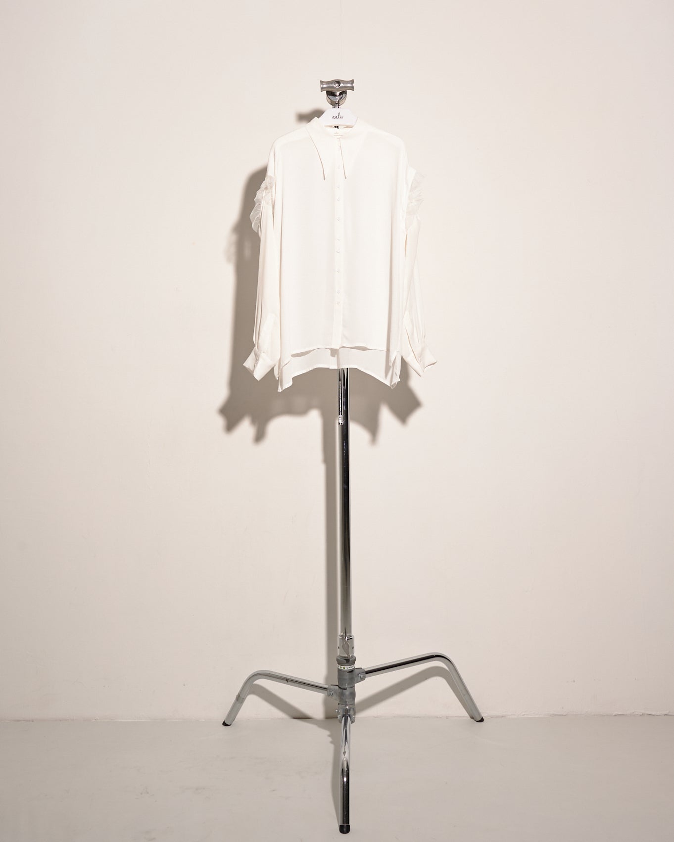 aalis FAIDA removable sleeves shirt (White)