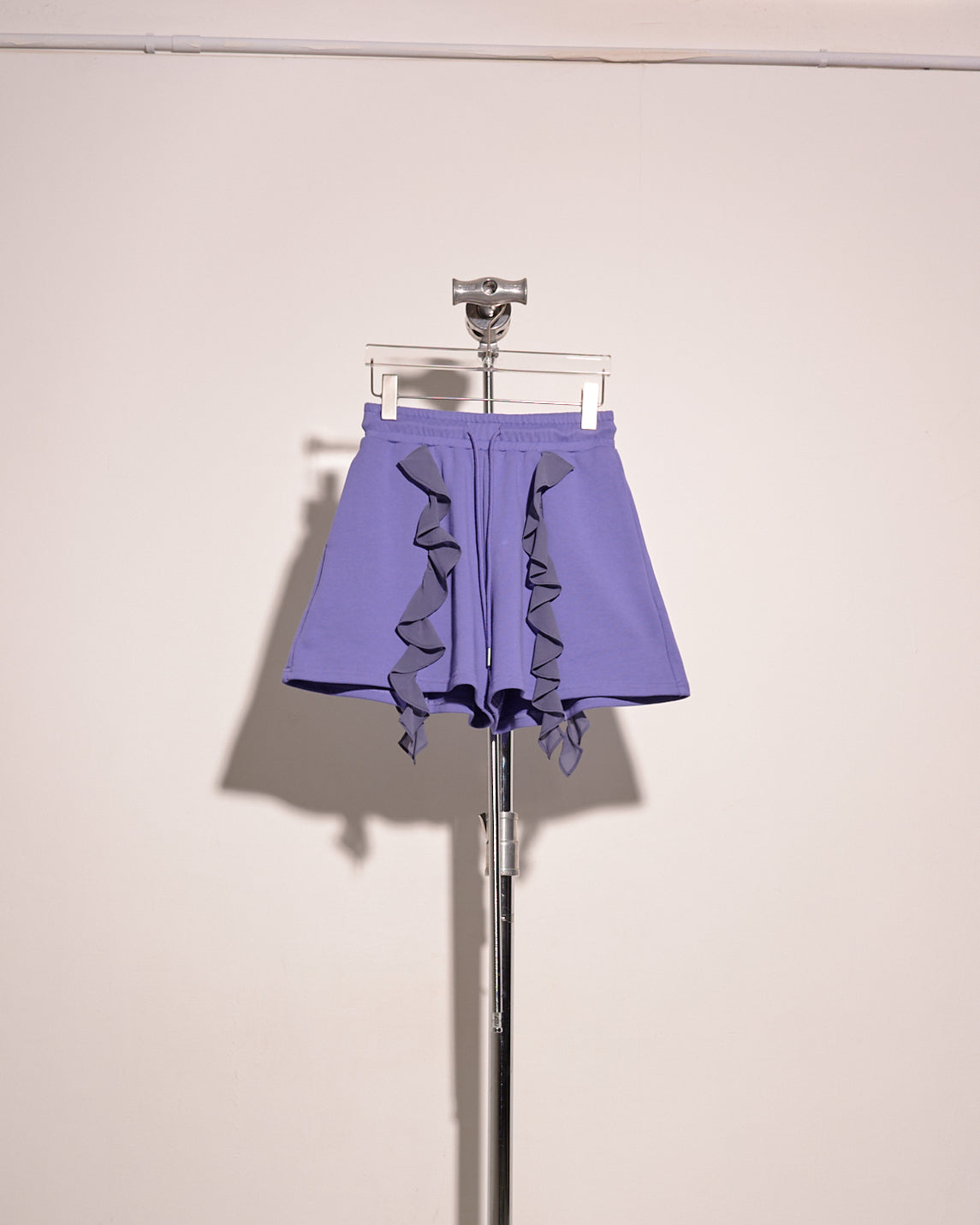 aalis ALANNA chiffon ruffle panel sweat shorts (Purple blue)