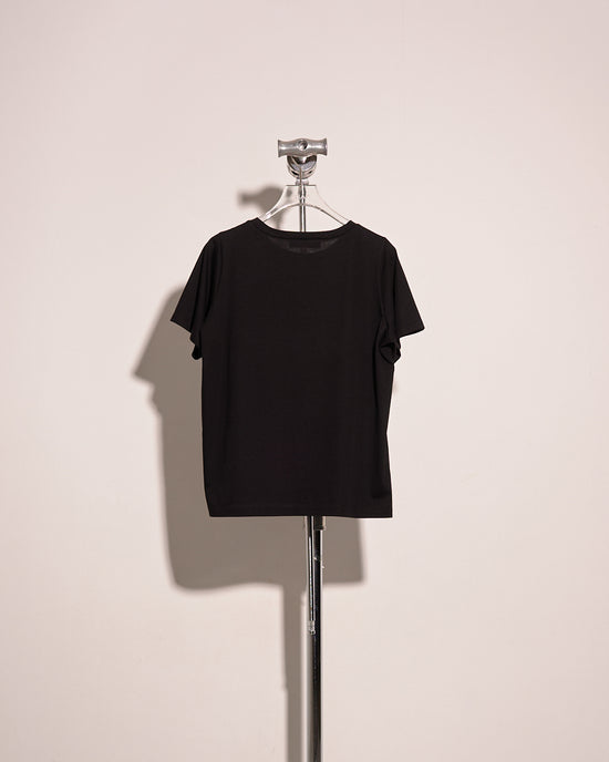 aalis YUNA studded printed SS tee (Black)