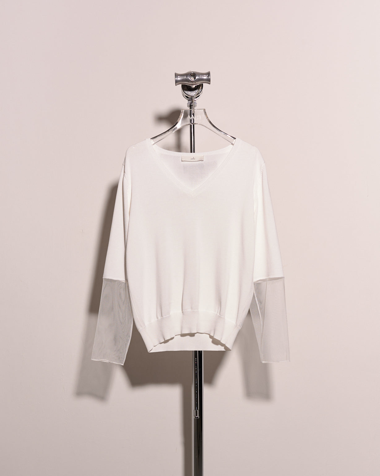aalis KEZIA half mesh sleeves V neck knit top (White)
