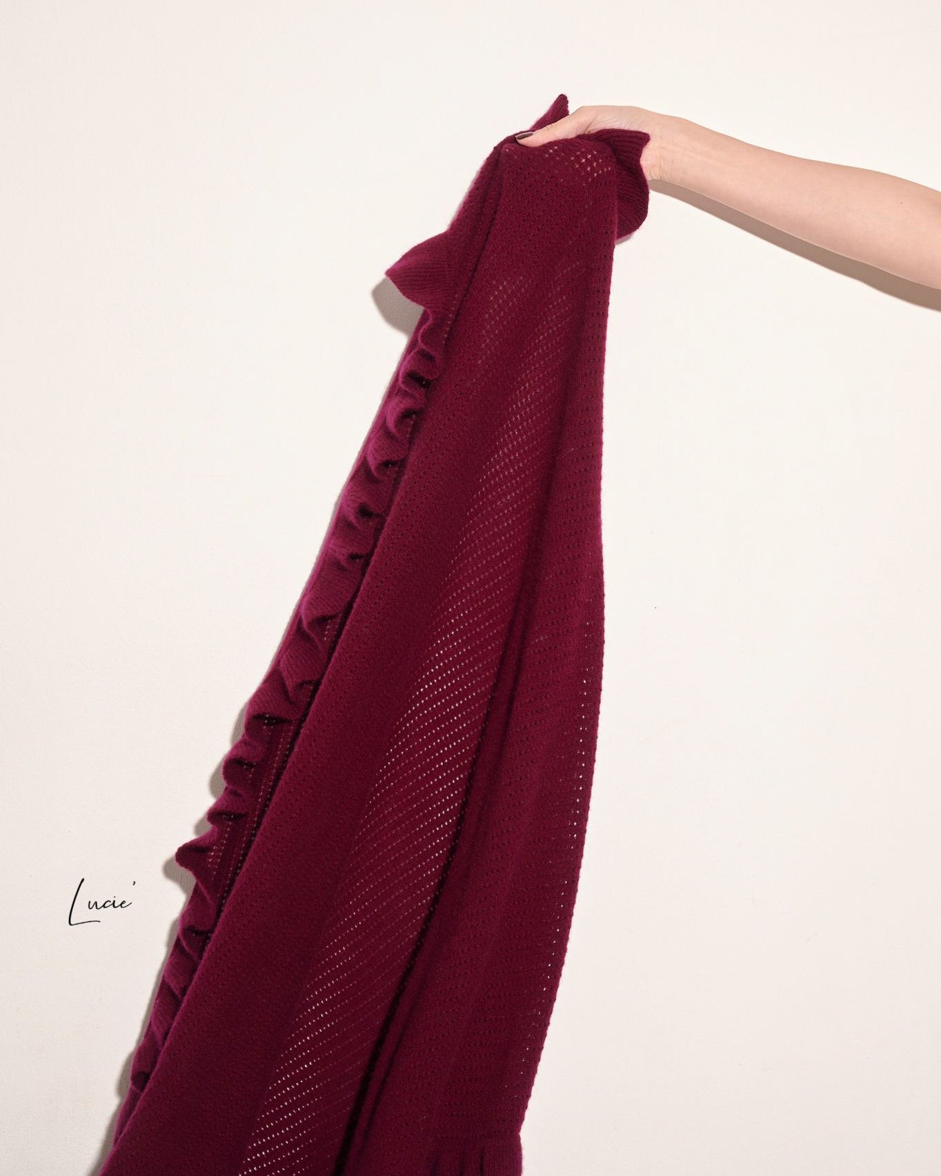 (Online Exclusive) aalis LUCIE FW24 cashmere scarf (Burgundy)