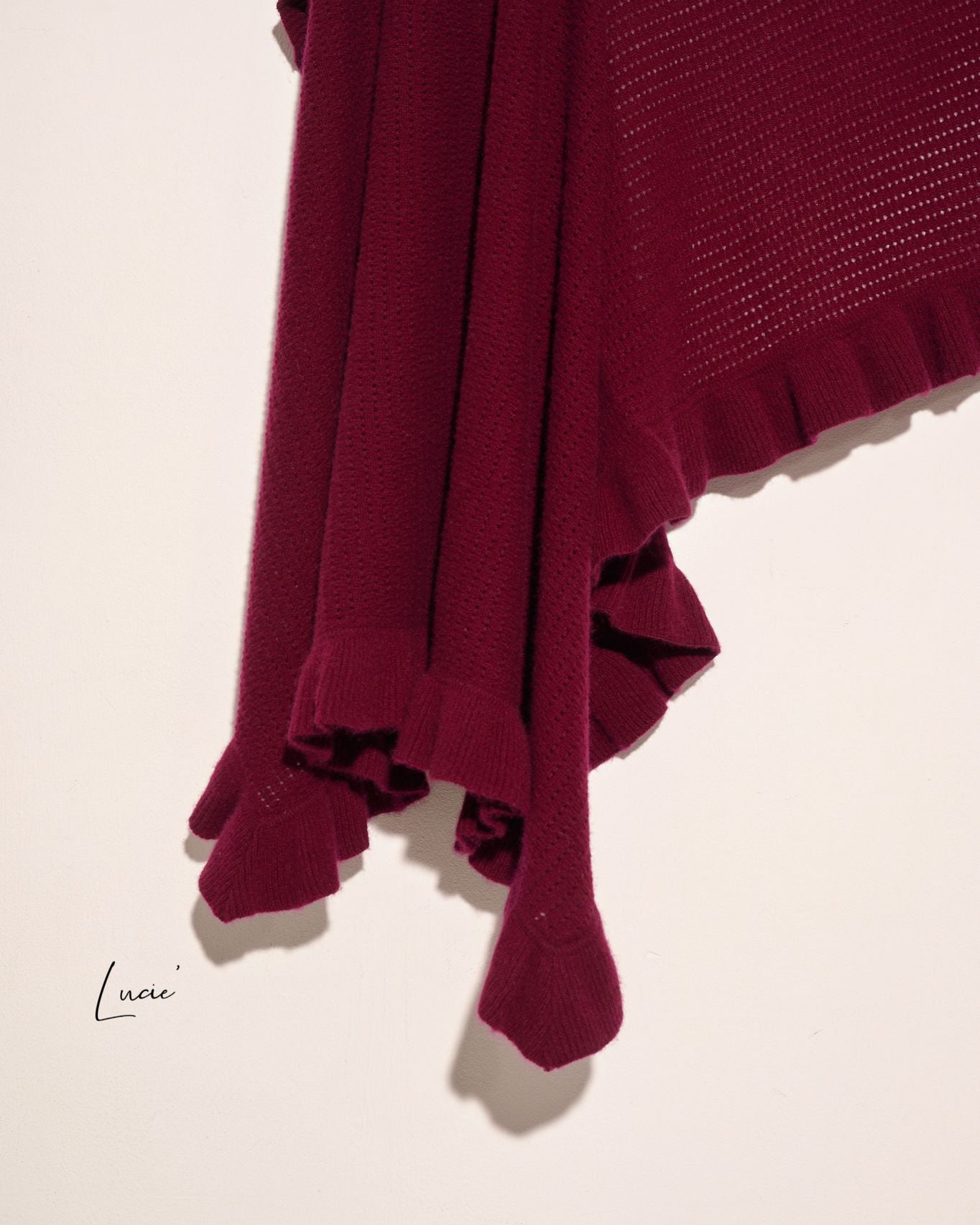 (Online Exclusive) aalis LUCIE FW24 cashmere scarf (Burgundy)