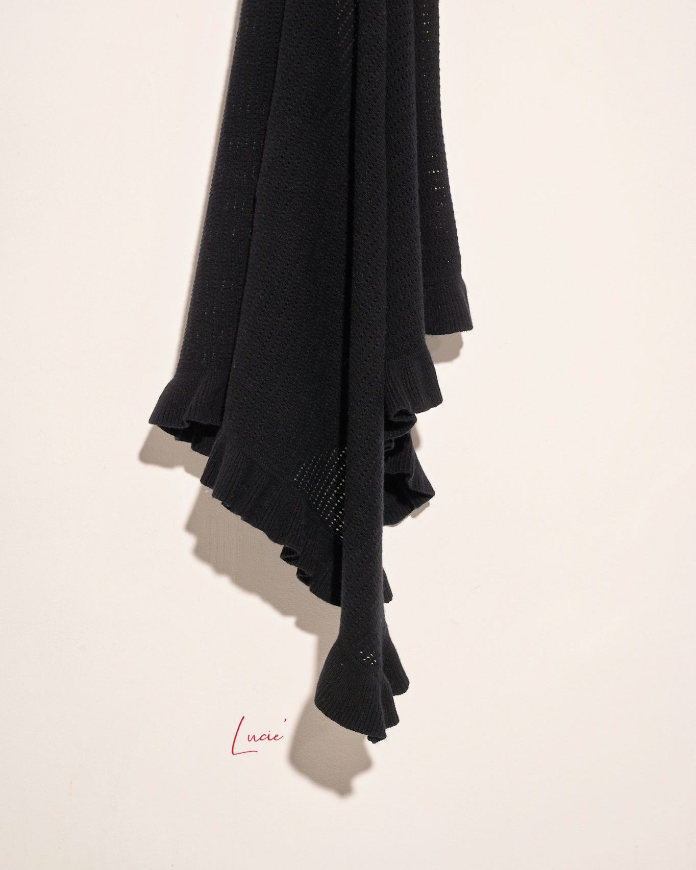 (Pre-order) aalis LUCIE FW24 cashmere scarf (Black)