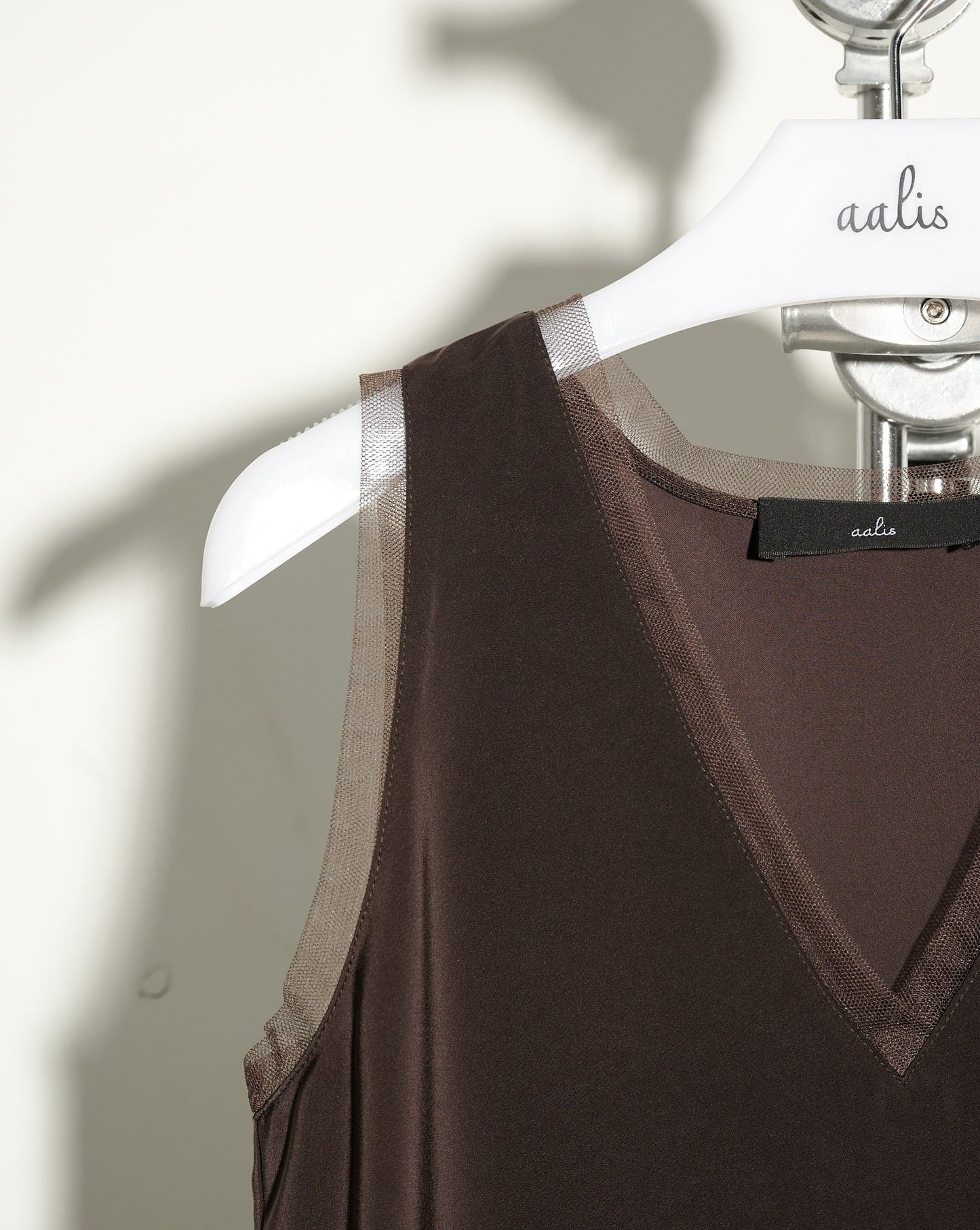 aalis IDO V neck mesh trim tank (Chocolate)