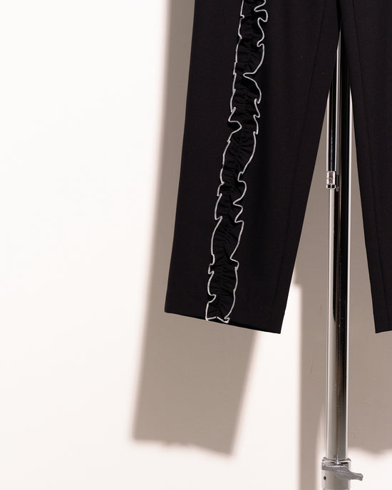 aalis ALLORA double ruffles trim detail straight leg pants (Black)