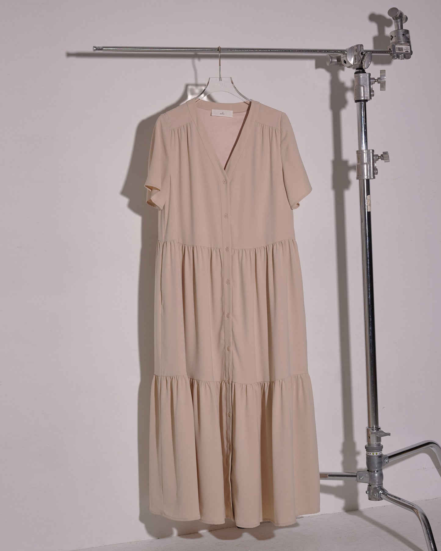 Load image into Gallery viewer, aalis MATTI v neck maxi dress (Beige)
