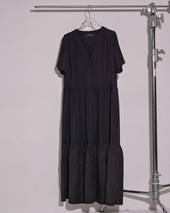aalis MATTI v neck maxi dress (Black)